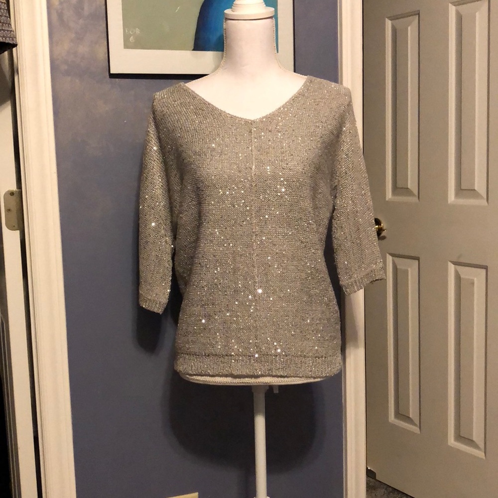 WD NY Ladies gray/silver sweater. Excellent for holiday parties. EUC